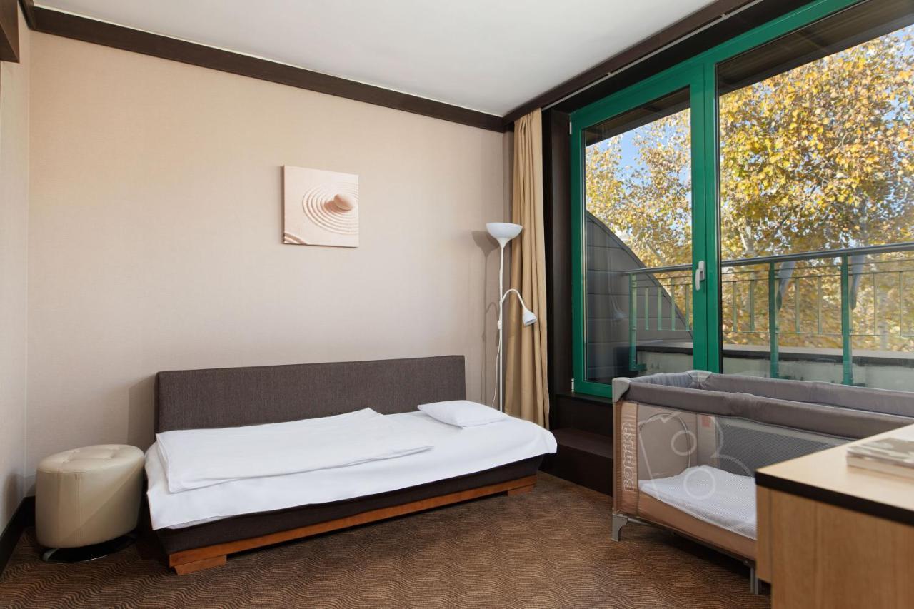 Portobello Wellness & Yacht Hotel Esztergom Eksteriør bilde